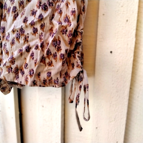 NEW! 🌿Women's O'Neill Romper NWT🌱 - Picture 5 of 6